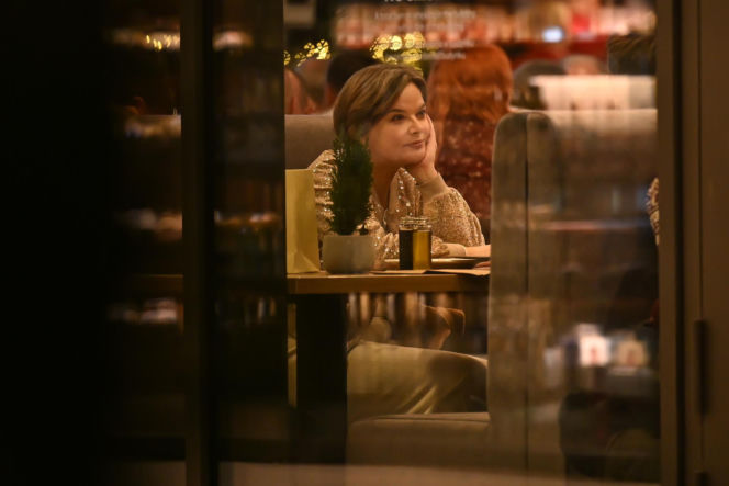 Monika Richardson z dzieckiem i pieskiem