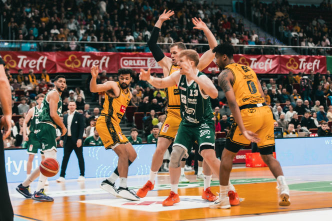 Legia Kosz wygrała 100:93 z Treflem Sopot! Kolejne zwycięstwo na wyjeździe