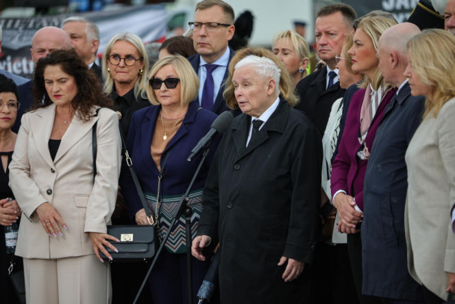 Obchody miesięcznicy smoleńskiej w Warszawie