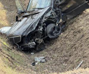 Twarde lądowanie w rowach. Pechowy koniec dwóch różnych podróży