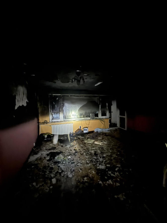 Trwa ustalanie przyczyn wczorajszego pożaru przy ul. Księcia Janusza w Łomży ZDJĘCIA