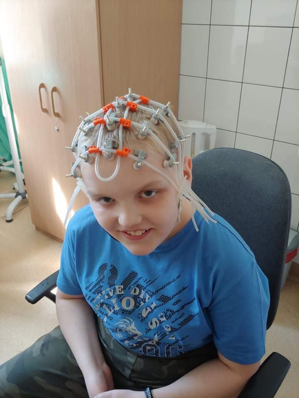Pawełek musi być poddawany rehabilitacji. Jednak zbiórka na leczenie stoi, "bo takie duże dzieci nikogo nie wzruszają"