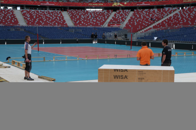 Na Stadionie Narodowym zagrają 45 cm nad ziemią