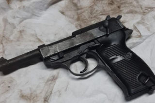 Góral zgromadził nielegalny arsenał. Policja zabezpieczyła Walthera P-38