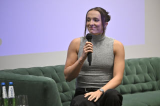 Iga Świątek i Daria Abramowicz na konferencji