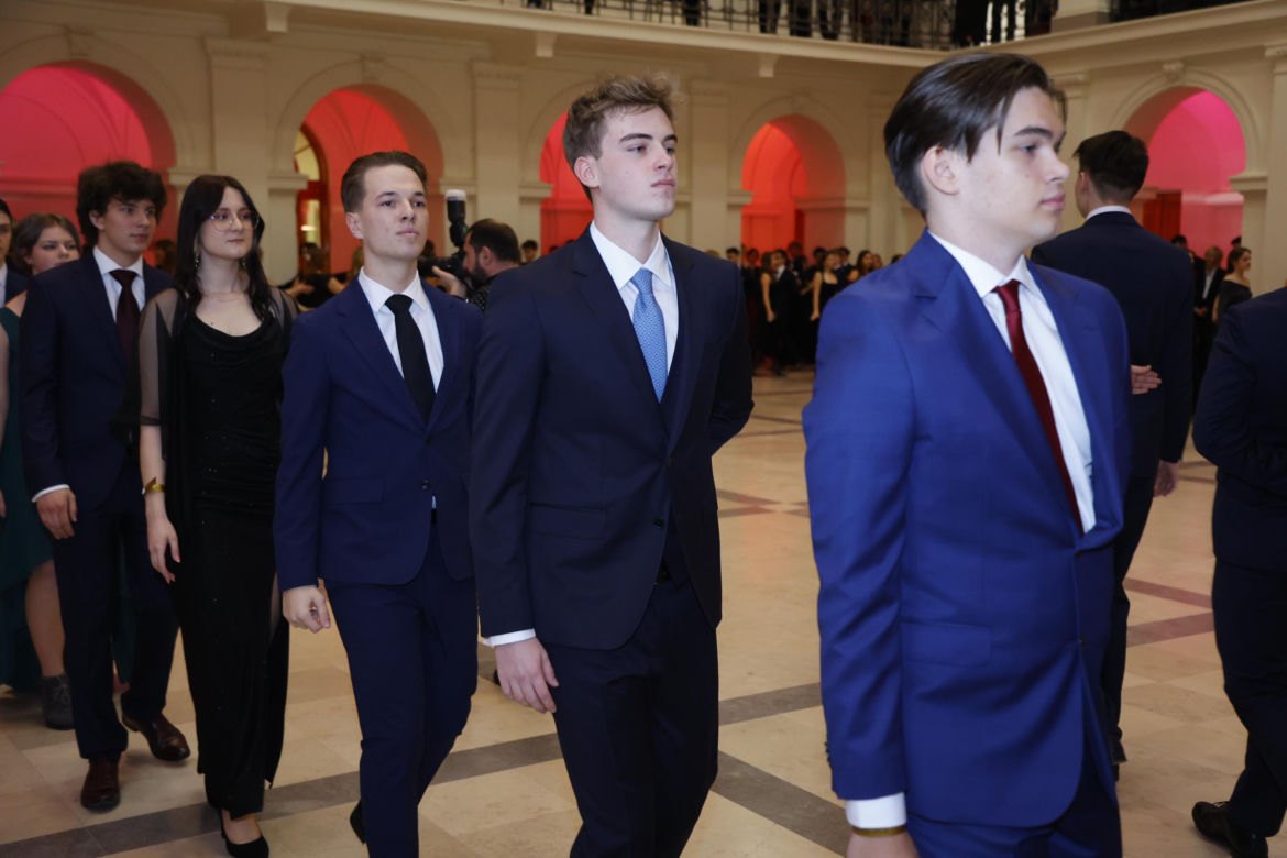 Studniówka 2024 XXXVII LO im. Jarosława Dąbrowskiego - zdjęcia