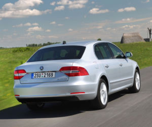 Limuzyna Skoda Superb 