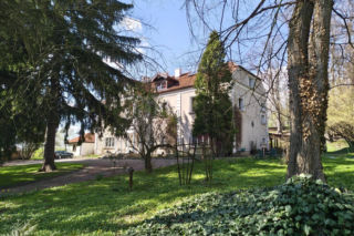 Mała wieś, wielka historia. Od neolitycznych odkryć po gniazdo rodziny Postawków