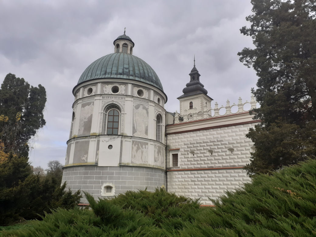 Jesienny spacer po parku zamkowym w Krasiczynie