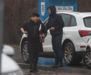 Antek Królikowski z mamą załatwia formalności pogrzebowe