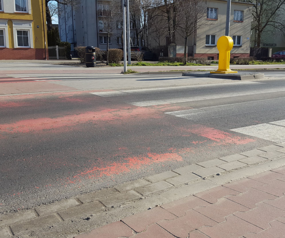 Miasto zapewnia, że to nie była fuszerka. Wiosną poprawione zostaną pasy na ul. Lipowej