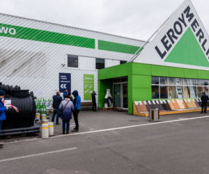 koronawirus. Olbrzymie kolejki do sklepów!