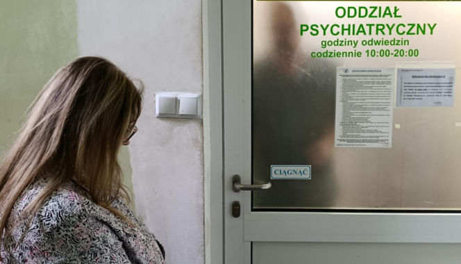 Dramat 21-latki w szpitalu w Łukowie. "Zamknęli mi córkę w psychiatryku!"