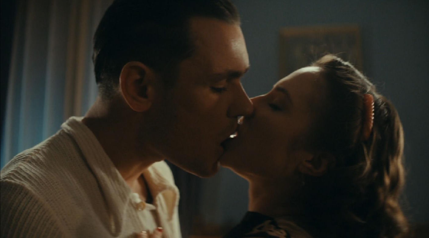 Zatoka szpiegów, odcinek 13. Eva (Sonia Mietielica), Franz (Bartosz Gelner)
