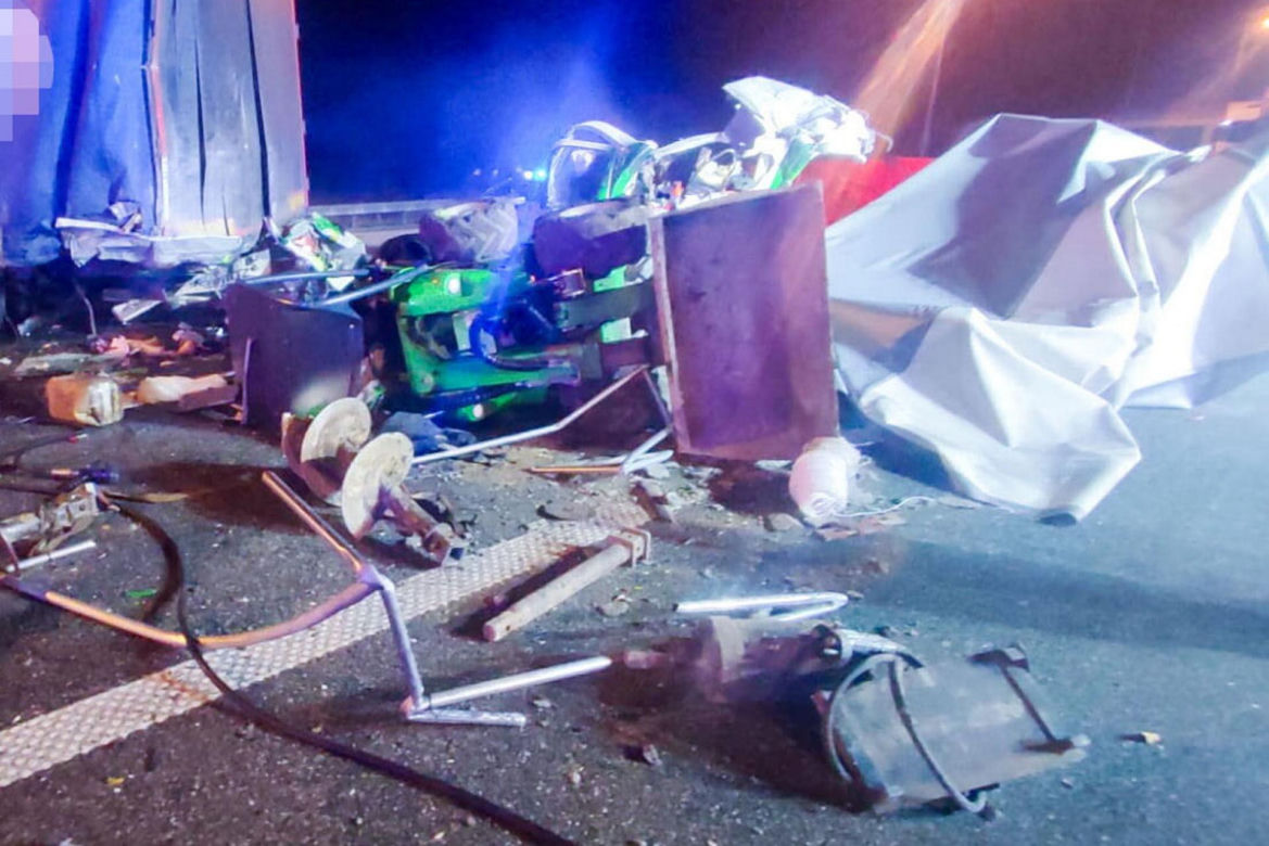 Śmiertelny wypadek na A1 pod Łodzią. Ciężarówka zderzyła się z samochodem dostawczym.