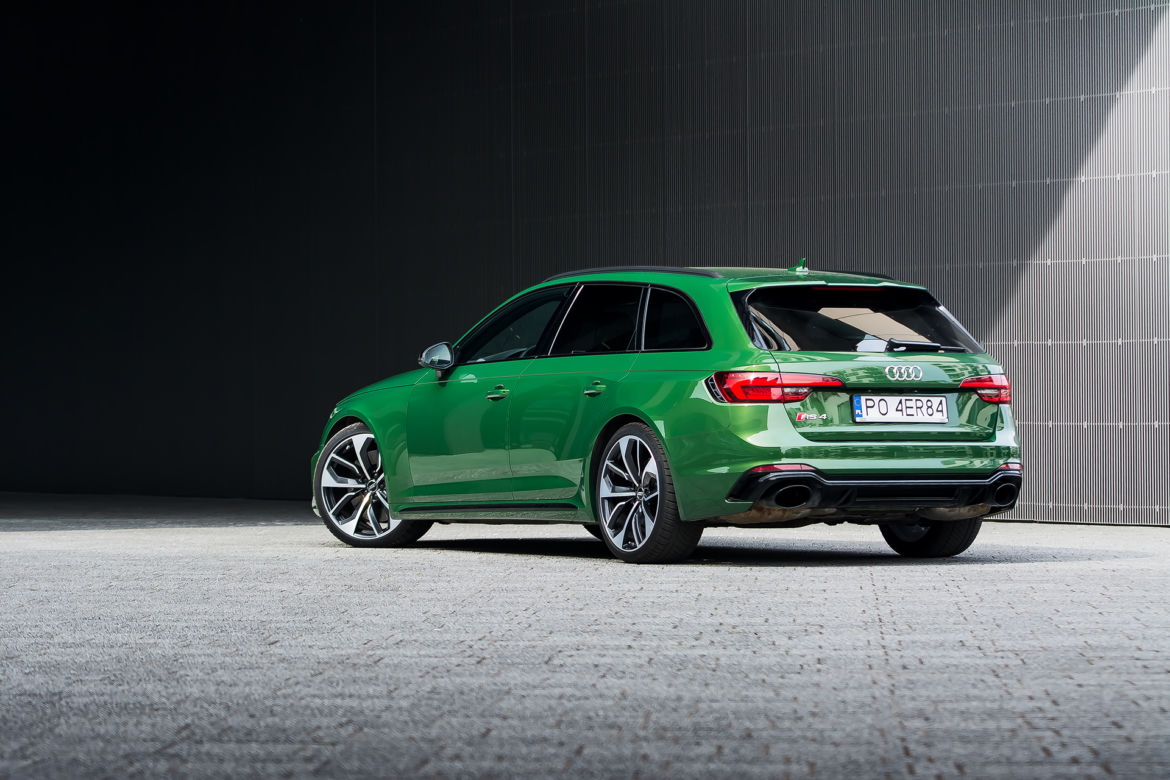 Audi RS4 Avant B9 2.9 TFSI V6 450 KM Tiptronic quattro