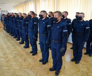 Mamy 33 nowych policjantów. Zobacz ich zdjęcia 