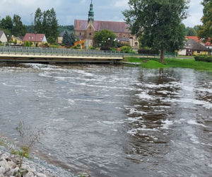 Alarm przeciwpowodziowy w Wąchocku. Burmistrz ogłosił alarm