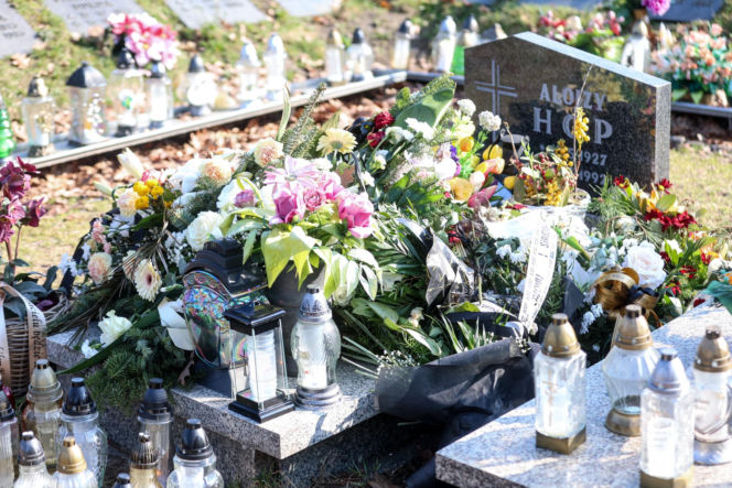 Tajemnicza śmierć i pogrzeb w sekrecie. Znany prokurator Jerzy Hop i jego syn nie żyją. Ostatnie pożegnanie