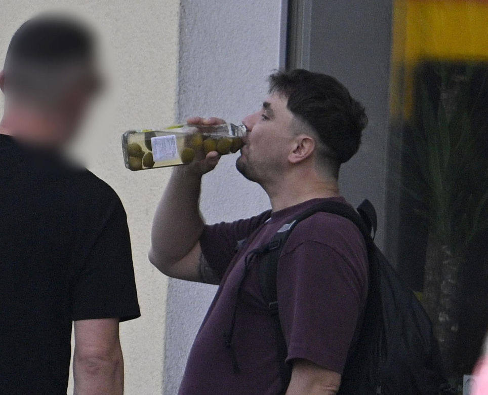 Daniel Martyniuk ładnie się bawi w Warszawie. Mamy fotki