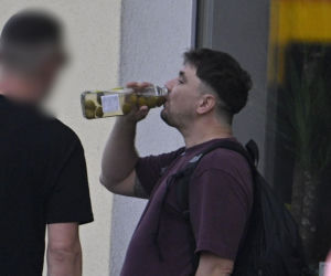 Daniel Martyniuk ładnie się bawi w Warszawie. Mamy fotki