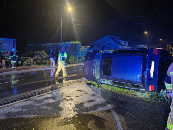 Dachowanie BMW w Brzeziu