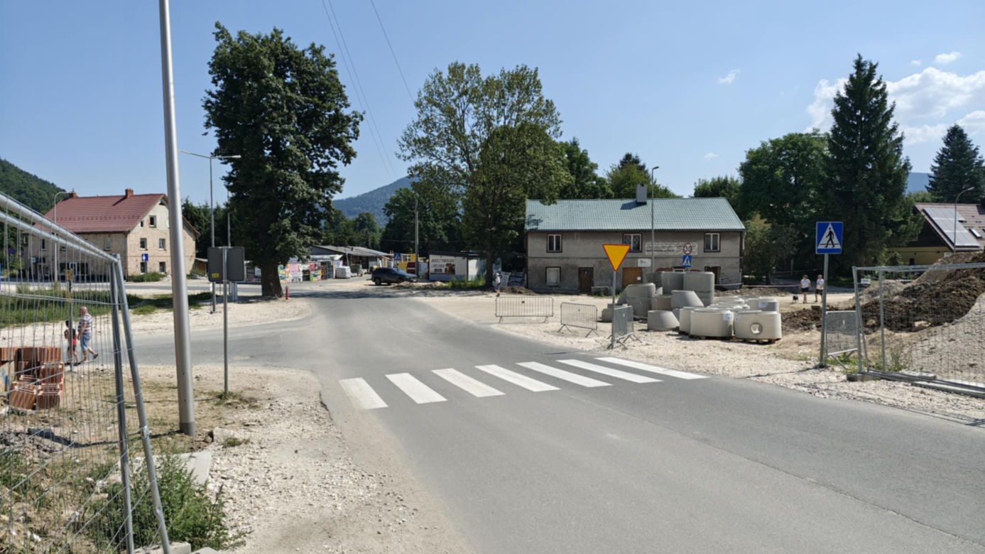 Stronie Śląskie niemal rok po powodzi. Jak wygląda dziś miejsce, gdzie pękła tama? 
