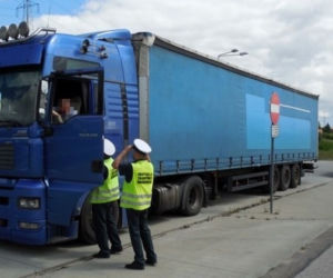 Radom: Transport napojów z niesprawnym zawieszeniem. To jednak nie wszystko!