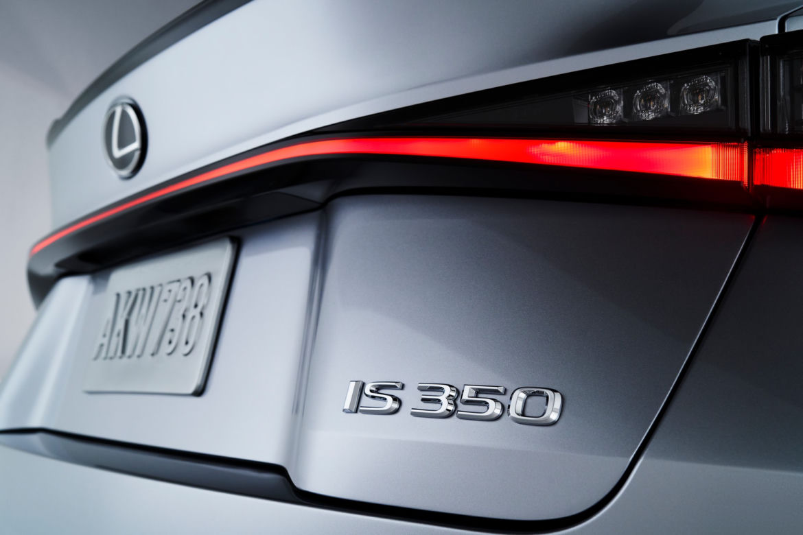 2021 Lexus IS