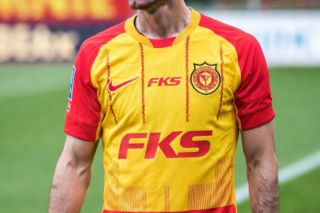 Robert Lewandowski w koszulkach różnych klubów