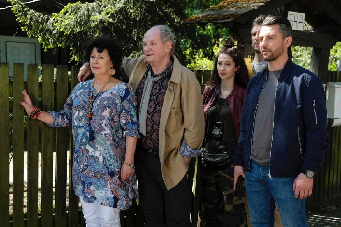 Komisarz Mama, odcinek 2, Rybczyński (Arkadiusz Smoleński) i aspirant Mazur (Anna Matysiak), podkomisarz Żeromski (Wojciech Zieliński)
