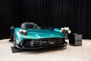 Pierwszy Aston Martin Valhalla w Polsce. Ten supersamochód kosztuje fortunę
