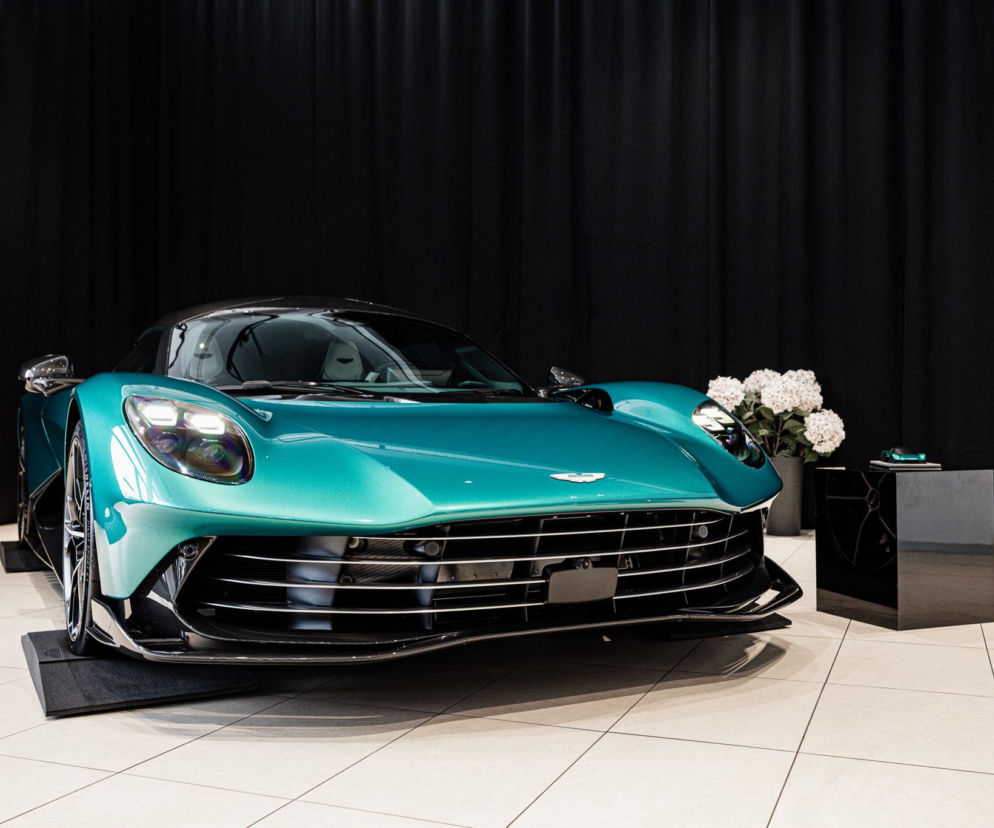 Aston Martin Valhalla