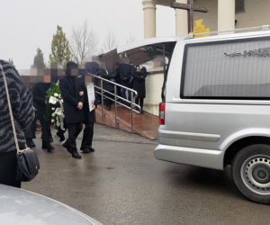 Białe misie strzegą grobu Nikodema Mareckiego. 11-letni aktor zginął w strasznym wypadku