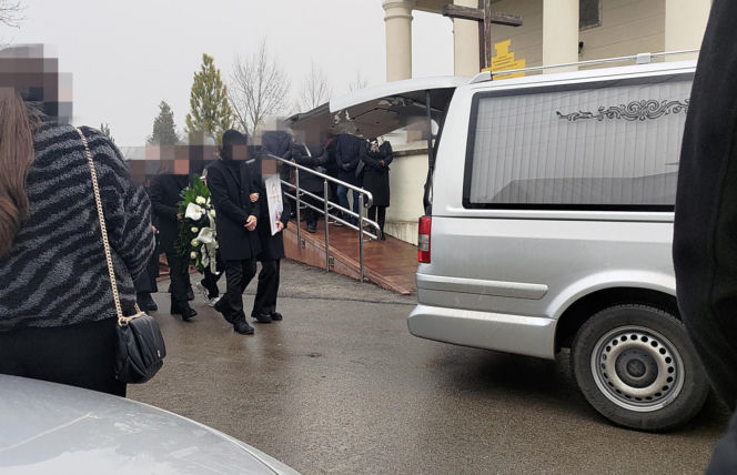 Białe misie strzegą grobu Nikodema Mareckiego. 11-letni aktor zginął w strasznym wypadku