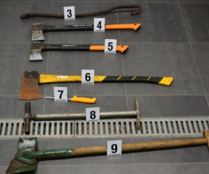 Gmina Pruchnik. Bracia zaatakowali siekierami policjantów [GALERIA]