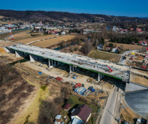 Najwyższa estakada w Polsce powstaje na S19 Babica Jawornik. Na plac budowy prowadzą serpentyny