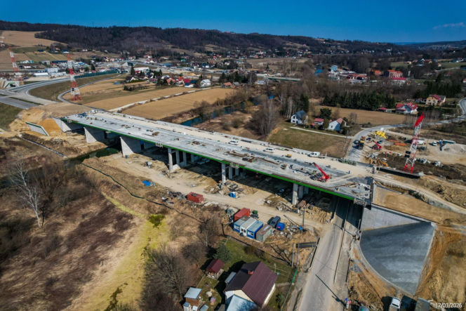 Najwyższa estakada w Polsce powstaje na S19 Babica Jawornik. Na plac budowy prowadzą serpentyny
