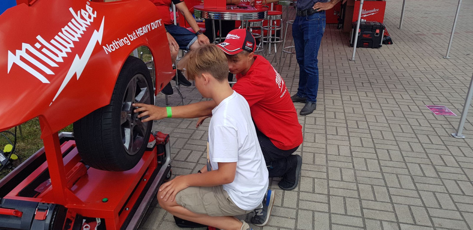 Eska Summer City Olsztyn. Wizyta w Auto Land