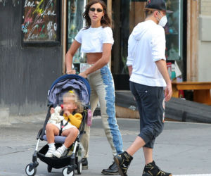 Irina Shayk i Bradley Cooper na spacerze z córką