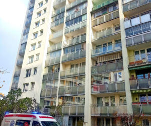 Makabra na Ursynowie. Mężczyzna wyleciał z 11 piętra 