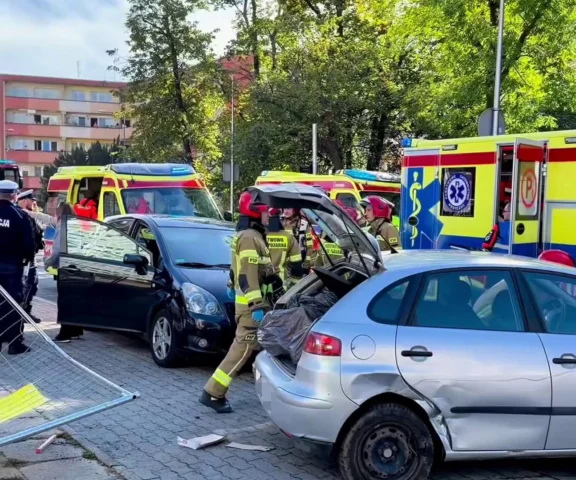 Dramatyczny wypadek w centrum Opola. Samochód wjechał w pieszych