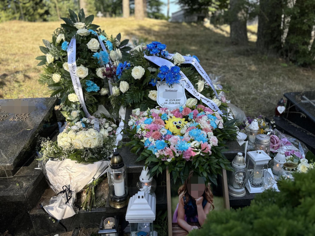 Kolorowe balony wzbiły się prosto do nieba. Wzruszający gest na pogrzebie 7-letniej Natusi