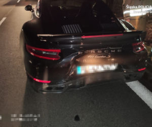 Porsche zderzyło się z Bentleyem w Świerklańcu. Bardzo droga stłuczka