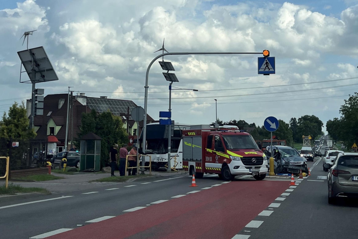 Poważny wypadek w Starym Zamościu. W autokarze były 23 osoby
