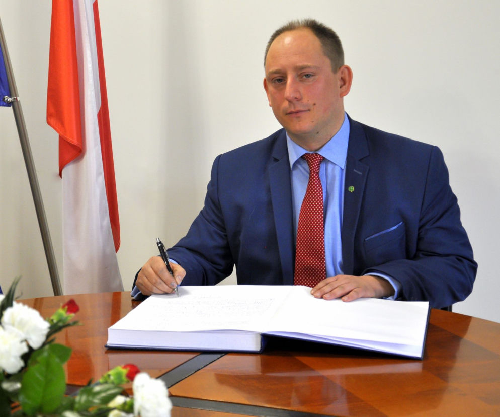 Koronawirus w Polsce: Burmistrzowi puściły nerwy. Ostre słowa o pandemii: DOŚĆ!
