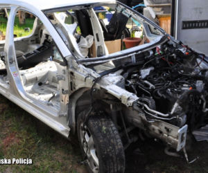 Oszust chciał wyłudzić odszkodowanie! Rozebrał swoje auto na części i zgłosił jego kradzież