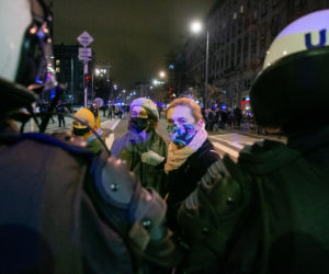 Barbara Nowacka w marszu kobiet w kolejnym dniu protestu