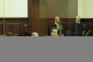 Pierwsza miłość. Natan (Krzysztof Kwiatkowski), Grażyna (Grażyna Wolszczak), Karol Weksler (Karol Strasburger), Zuber (Dominika Łakomska)