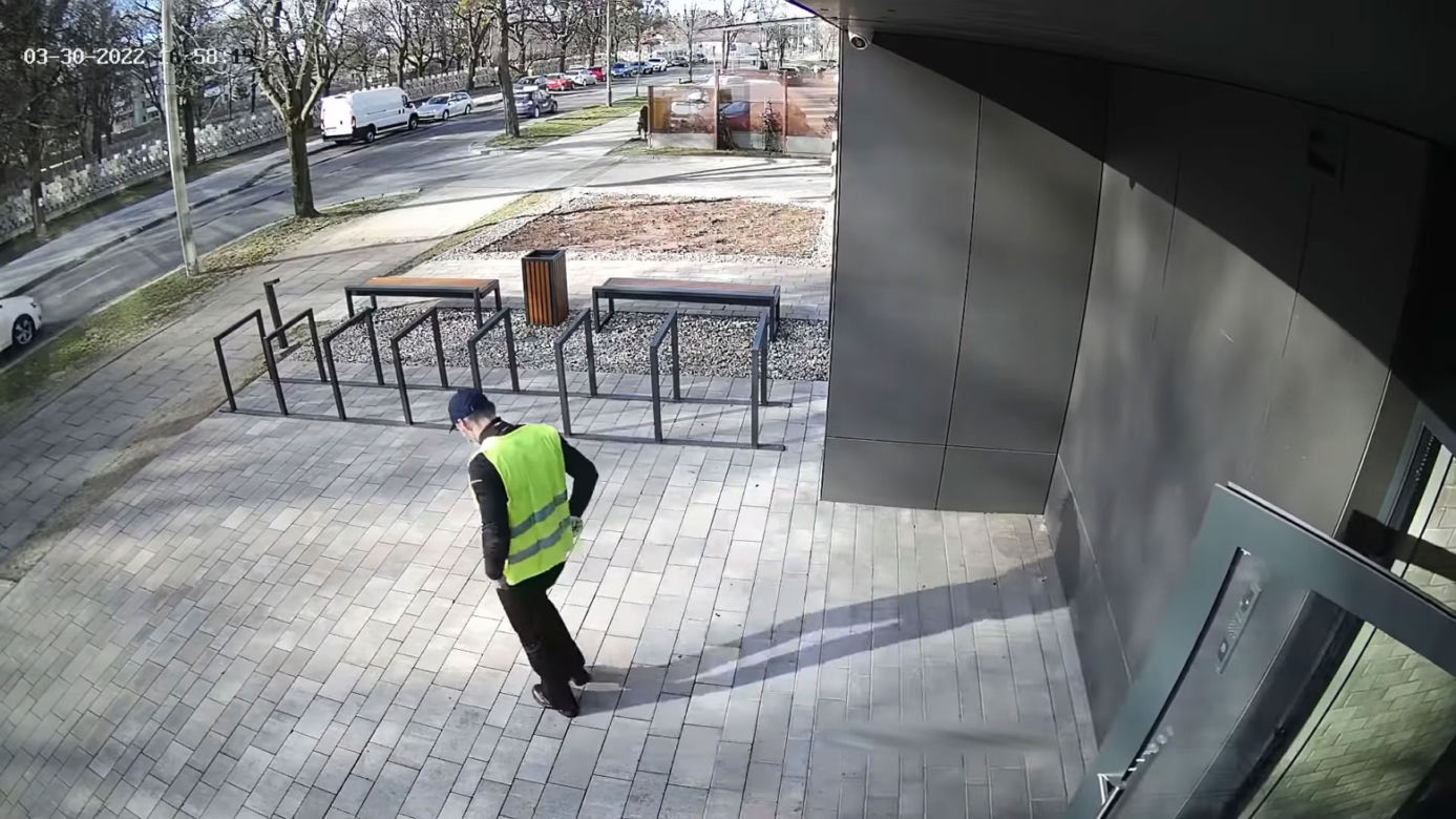 Parszywi złodzieje okradli Ukrainki na 65 tysięcy złotych! Czy to oni? Szuka ich policja!